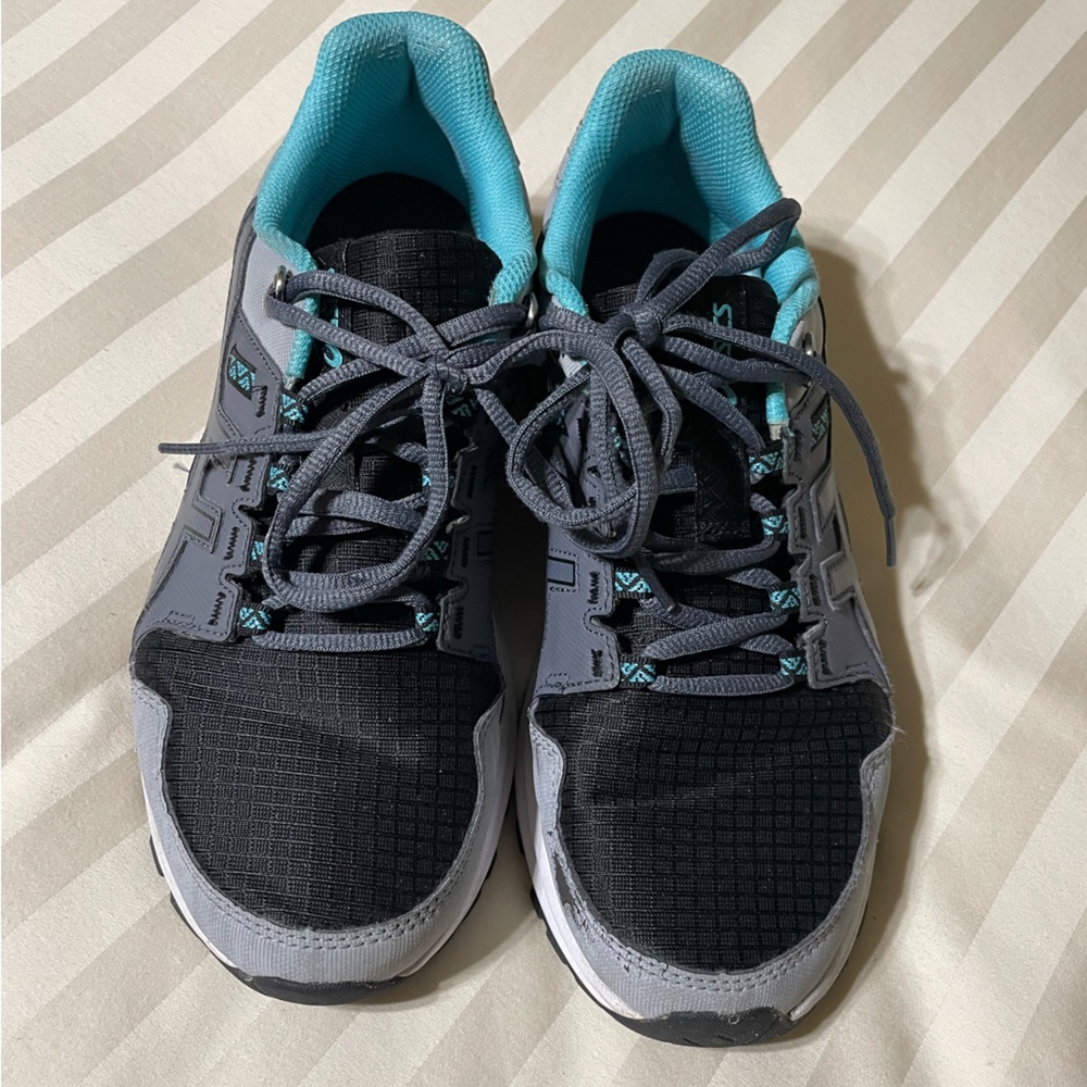 Asics 9 shoes. Black/gray/tiffany blueish